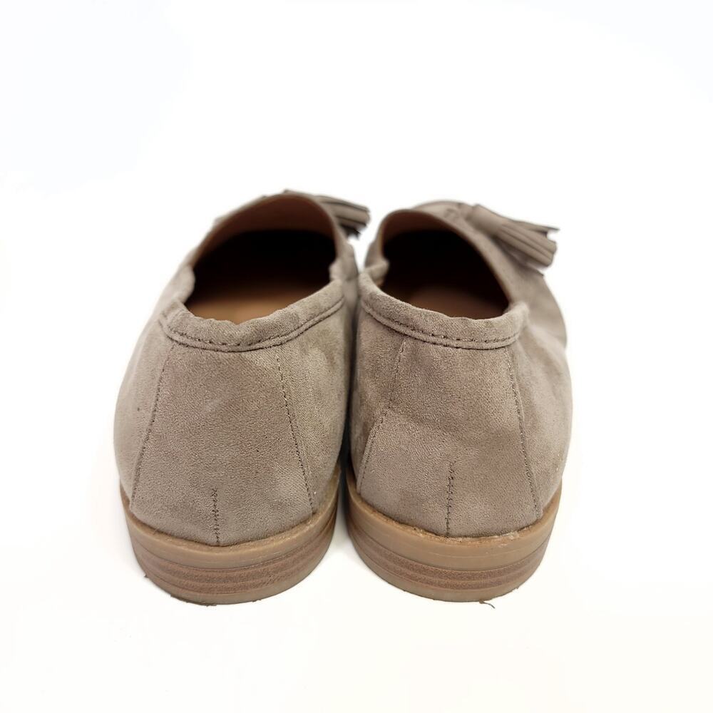Dress Barn Loafer Size 7 Womens Shoe Flats Tassel Tan​​ - Picture 4 of 9